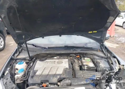 2013 Volkswagen Golf 2.0L Tdi 4-Door z USA, uszkodzony, nr VIN WVWDM7AJ4DW136205